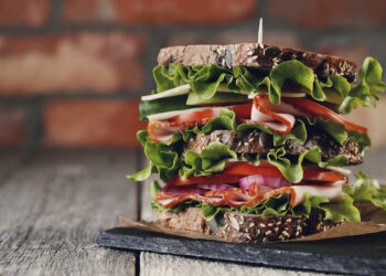 Die Geschichte des Sandwiches: Von einer praktischen Mahlzeit zur kulinarischen Ikone